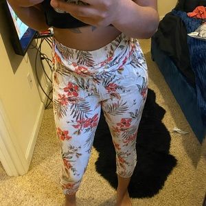Flower Capri pants